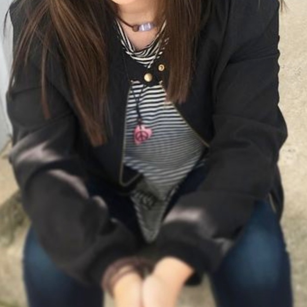black jacket - Picture 3 of 4